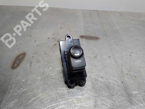 Used Right rear window switch Right rear window switch HYUNDAI i30 (FD) [2007-2012] 9996386 9996386
