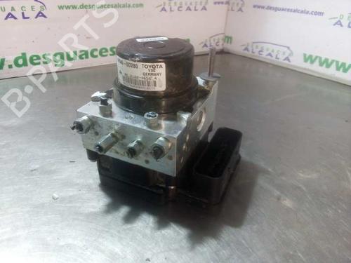 Used ABS pump TOYOTA YARIS (_P13_) [2010-2020]  11363984