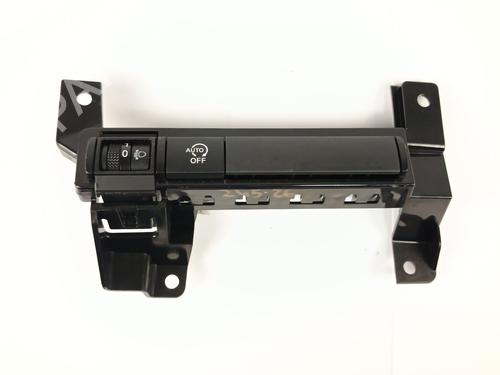 Used Headlight adjuster motor Headlight adjuster motor NISSAN JUKE (F16_) 1.0 (114 hp) 34138107 34138107