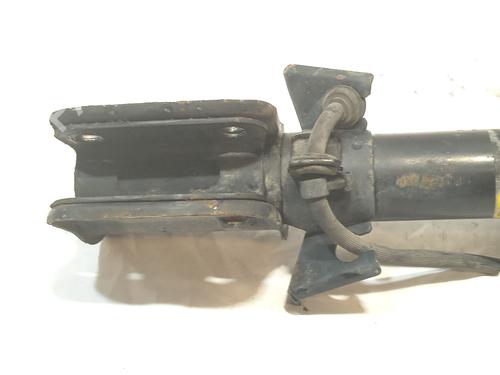 Right front shock absorber MERCEDES-BENZ VITO Van (W638) 108 D 2.3 (638.064, 638.068) | BP18916151M17 