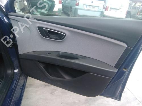 Rudehejsemotor bagstkærm højre SEAT LEON ST (5F8) 1.4 TSI | BP13058334E22 