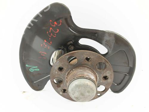 Used Left front steering knuckle Left front steering knuckle MERCEDES-BENZ C-CLASS (W203) C 220 CDI (203.008) (150 hp) 26709601 26709601
