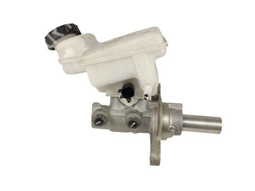 Used Brake master cylinder Brake master cylinder FORD FIESTA VII (HJ, HF) 1.0 EcoBoost (101 hp) 33989742 33989742