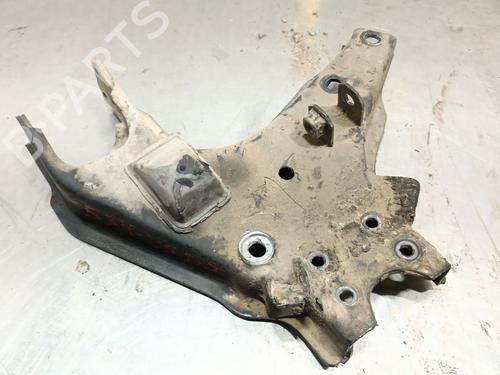 Used Left front suspension arm NISSAN TERRANO II (R20) 3.0 Di 4WD (154 hp) 29064993