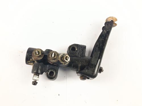 Used Brake master cylinder MITSUBISHI PAJERO SPORT I (K7_, K9_) 2.5 TD (K94W, K74T) (115 hp) 31882884