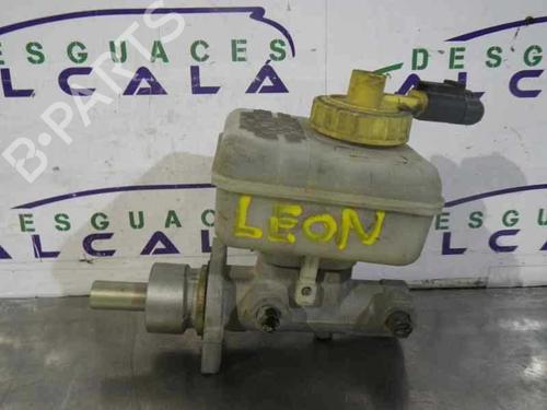 Used Brake master cylinder Brake master cylinder SEAT LEON (1M1) [1999-2006] 14351767 14351767