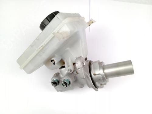 Used Brake master cylinder BMW X4 (F26) xDrive 20 d (190 hp) 22904256
