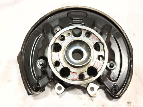 Used Left rear steering knuckle MERCEDES-BENZ C-CLASS (W205) C 220 BlueTEC / d (205.002, 205.004) (170 hp) 26299974
