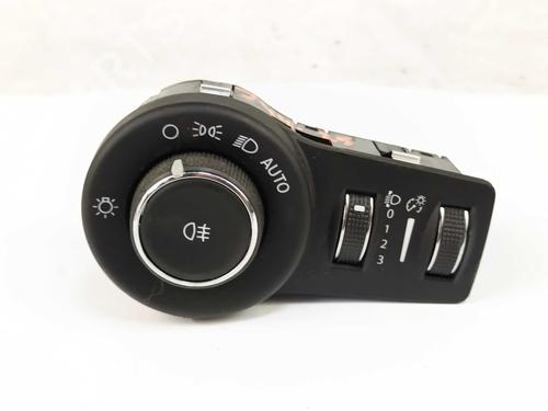 Used Headlight switch Headlight switch JEEP COMPASS (MP, M6, MV, M7) 1.4 MultiAir (140 hp) 30790903 30790903