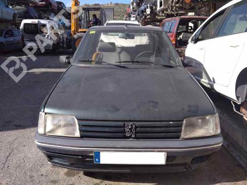 Used Parts PEUGEOT 205 I (741A/C)    1074196
