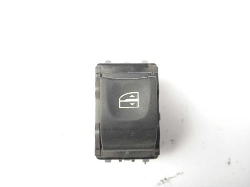 Comutador vidro trás esquerdo Comutador vidro trás esquerdo RENAULT SCÉNIC III (JZ0/1_) 1.5 dCi (106 hp) 17629900 17629900