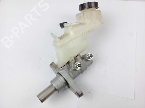 Used Brake master cylinder Brake master cylinder TOYOTA YARIS (_P13_) 1.3 (NSP130_, NSP130) (99 hp) 24053127 24053127