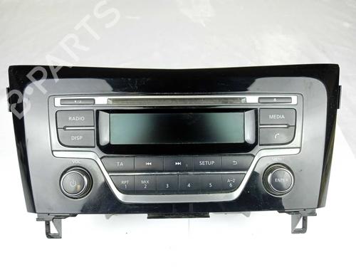 Used Radio Radio 12127381 12127381