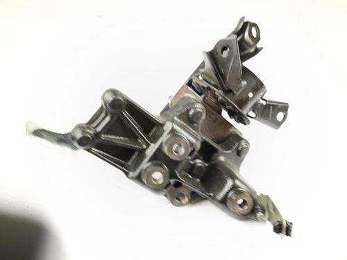 Used Engine mount MITSUBISHI MIRAGE / SPACE STAR VI Hatchback (A0_A) 1.2 (A03A) (80 hp) 30263192