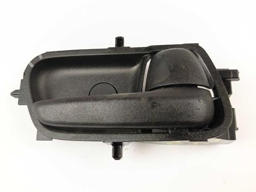 front-right-interior-door-handle-toyota-yaris-cross-mxp_-2020-27526955 main image