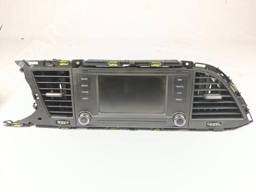 Used Display monitor SEAT LEON (5F1) 2.0 TDI (150 hp) 30168897