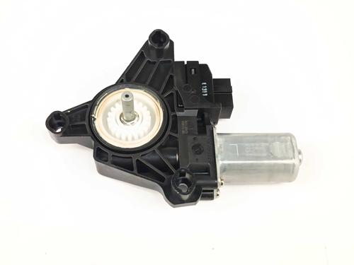 Motor do elevador de vidro trás direito Motor do elevador de vidro trás direito MERCEDES-BENZ GLC (X253) 200 4-matic (253.943) (197 hp) 34441170 34441170