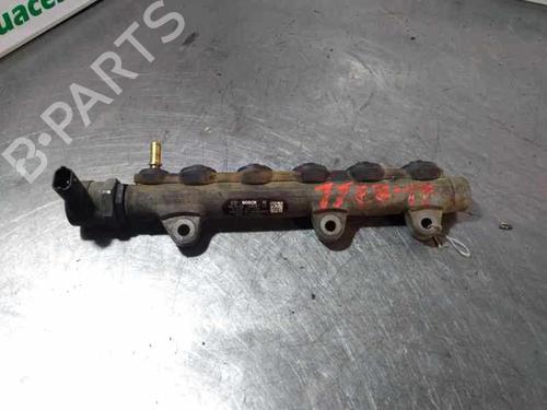Used Injection rail Injection rail OPEL VIVARO A Bus (X83) [2001-2015] 10959241 10959241