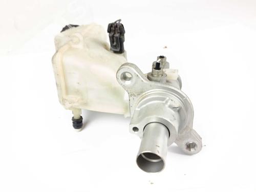 brake-master-cylinder-opel-corsa-d-s07-2006-2007-2008-2009-2010-2011-2012-2013-2014-2015-29339783 main image