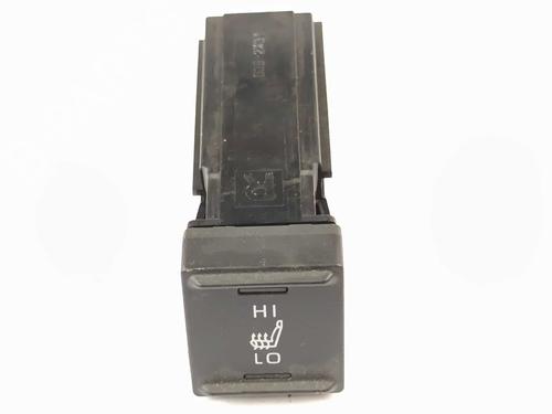 switch-toyota-yaris-cross-mxp_-2020-27526975 main image