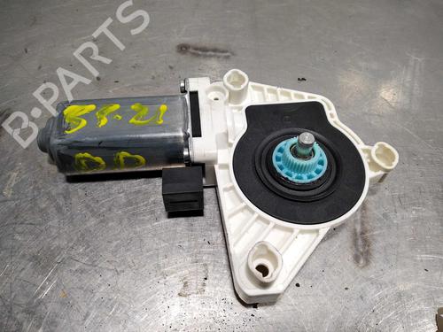 Motor do elevador de vidro frente direito Motor do elevador de vidro frente direito VW GOLF VII (5G1, BQ1, BE1, BE2) 1.6 TDI (105 hp) 10143434 10143434