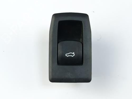 switch-bmw-3-g20-g80-g28-2018-33288716 main image