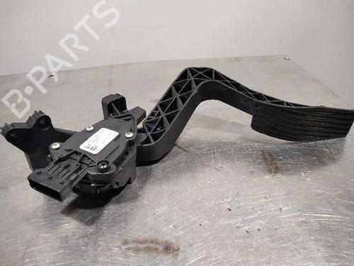pedal-fiat-tipo-hatchback-356_-357_-6pv01017522-52025707-hella-2016-10093048 main image