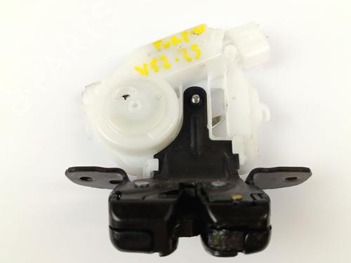 Used Tailgate lock TOYOTA YARIS (_P13_) 1.5 Hybrid (NHP130_, NHP130) (101 hp) 28514852