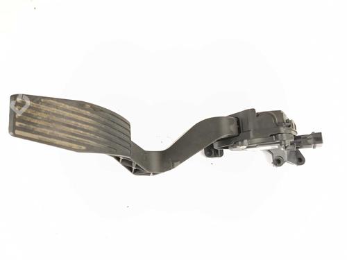 pedal-fiat-tipo-estate-356_-357_-2016-29163628 main image