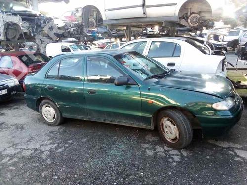Left headlight HYUNDAI ACCENT I (X-3) 1.3 i 12V | BP10957522C28 