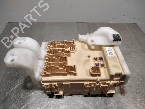 Used Fuse box Fuse box 9996981 9996981