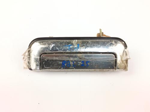 Poignée extérieure arrière gauche MITSUBISHI PAJERO SPORT I (K7_, K9_) 2.5 TD (K94W, K74T) (115 hp) 31882896