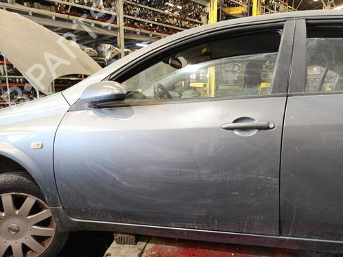 Porta frente esquerda Porta frente esquerda NISSAN PRIMERA Hatchback (P12) 1.9 dCi (120 hp) 26519520 26519520