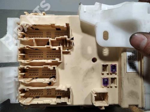 Fuse box TOYOTA AURIS (_E18_)  | BP9996981E1
