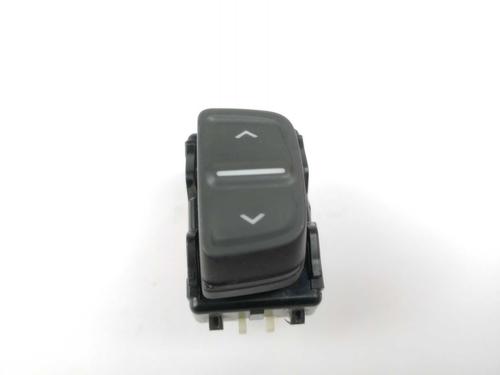 Used Right front window switch Right front window switch DACIA SANDERO II TCe 90 (B8M1, B8MA, B8AC) (90 hp) 18474420 18474420