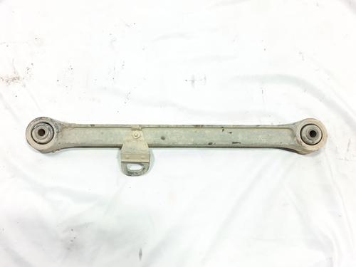 right-rear-suspension-arm-nissan-terrano-i-wd21-1986-1987-1988-1989-1990-1991-1992-1993-1994-1995-1996-31587612 main image