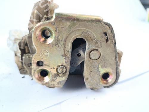 Rear left lock NISSAN TERRANO II (R20) 2.7 TDi 4WD | BP27244425C100 