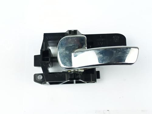 Venstre bagtil invendig håndtag NISSAN QASHQAI I (J10, NJ10) 2.0 (141 hp) 32372828