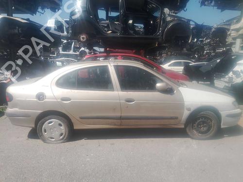 Used Parts RENAULT MEGANE I Classic (LA0/1_) 1.6 e (LA0F, LA0S) 4638086