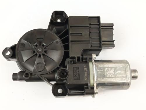 Motor elevalunas delantero izquierdo SEAT ARONA (KJ7, KJP) 1.0 TSI (95 hp) 28421112