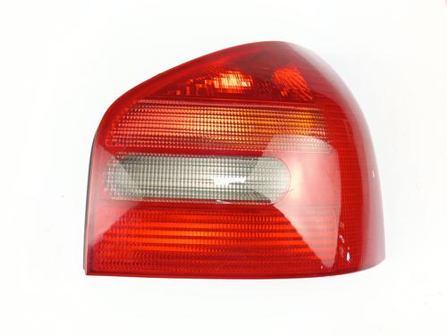 Højre baglygte AUDI A3 (8L1) 1.9 TDI (90 hp) 32989365