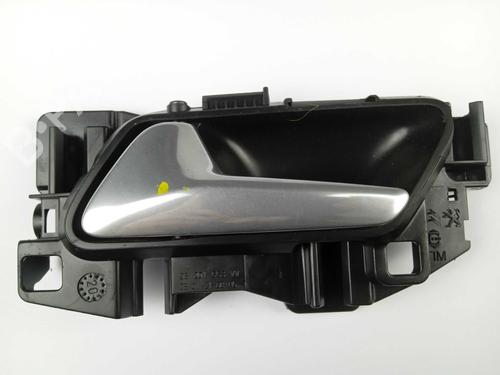 Used Front left interior door handle Front left interior door handle 14914017 14914017