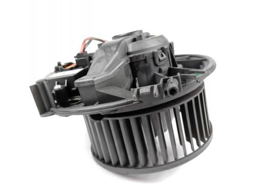 Used Heater blower motor Heater blower motor AUDI A3 Sportback (8VA, 8VF) 1.6 TDI (105 hp) 18411184 18411184
