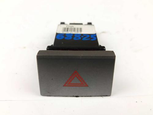 Used Warning switch Warning switch HYUNDAI ix35 (LM, EL, ELH) 1.7 CRDi (116 hp) 30463584 30463584