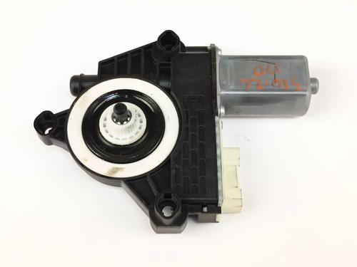 Used Right front window motor Right front window motor BMW 1 (F40) 118 i (140 hp) 34704686 34704686