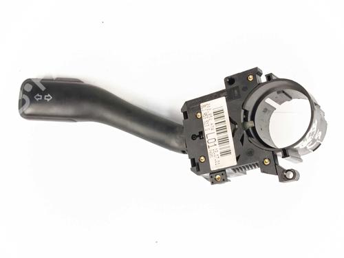 Commande de phare Commande de phare VW PASSAT B5.5 (3B3) 1.9 TDI (101 hp) 33054397 33054397