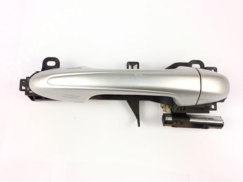 front-right-exterior-door-handle-toyota-rav-4-iv-_a4_-2012-2013-2014-2015-2016-2017-2018-2019-34634646 main image
