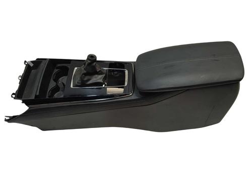 Used Armrest / Center console Armrest / Center console MAZDA CX-30 (DM) SKYACTIV-G M Hybrid (122 hp) 18916141 18916141