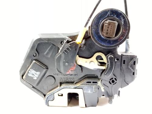 Rear left lock TOYOTA COROLLA (_E12_) 2.0 D-4D (CDE120R, CDE120L_) | BP18022471C100 