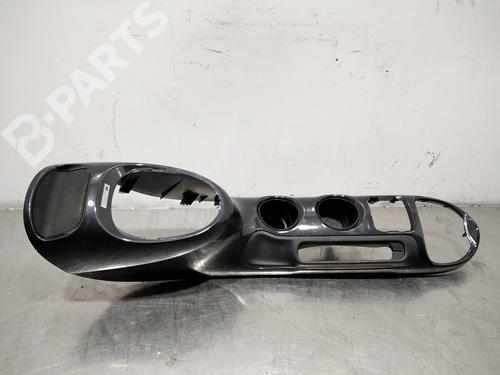 Used Middle console NISSAN JUKE (F15) 1.6 DIG-T NISMO RS (218 hp) 11684152